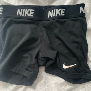 barely worn black nike pros